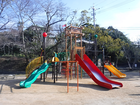 写真：西ヶ丘街区公園遊具