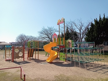 写真：昭和町街区公園遊具