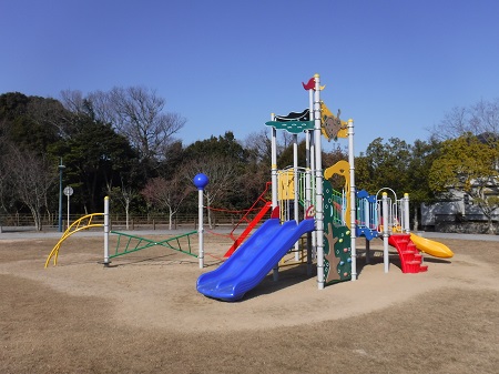 写真：下請川街区公園遊具