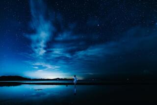 写真：夜の鏡面inキワ・ラ・ビーチ