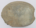 写真：月崎遺跡から出土した石錘
