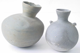 写真：若宮古墳群から出土した平瓶と提瓶