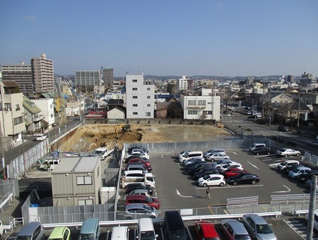 写真:立体駐車場基礎掘削工事