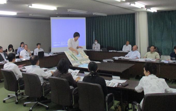 写真：第7回基本計画検討委員会