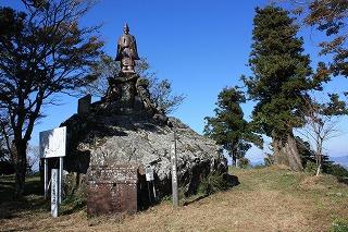 写真：明治天皇像