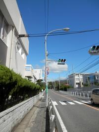 写真：内田鋼機株式会社様がスポンサーとなっている道路照明