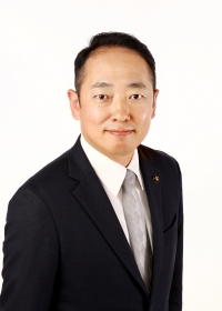 宇部市長の篠﨑圭二の写真