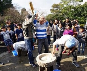 餅つきの様子