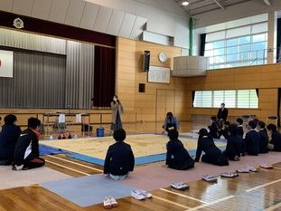 学校における人権学習会の写真1