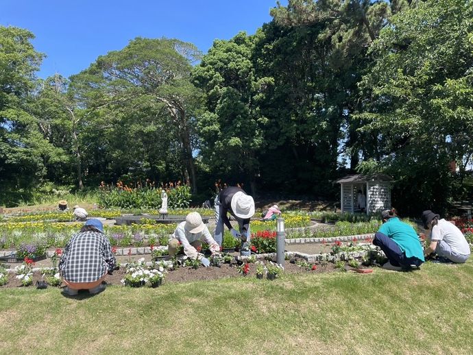 過去の花植えイベントの様子