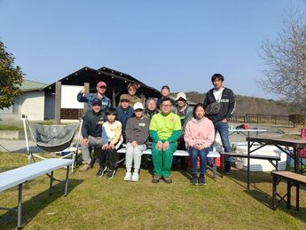 キャンプ交流会の集合写真