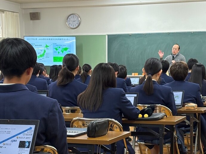 高校生を対象としたキャリア教育講演会（宇部フロンティア大学付属香川高等学校）
