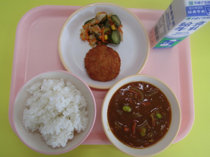 給食の写真