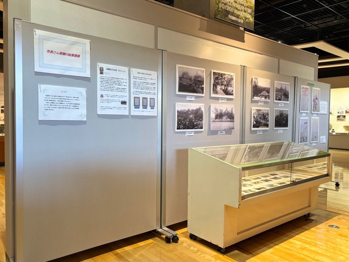 市長さん寄贈の絵葉書展